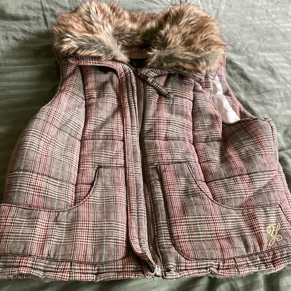 Yes branded vest